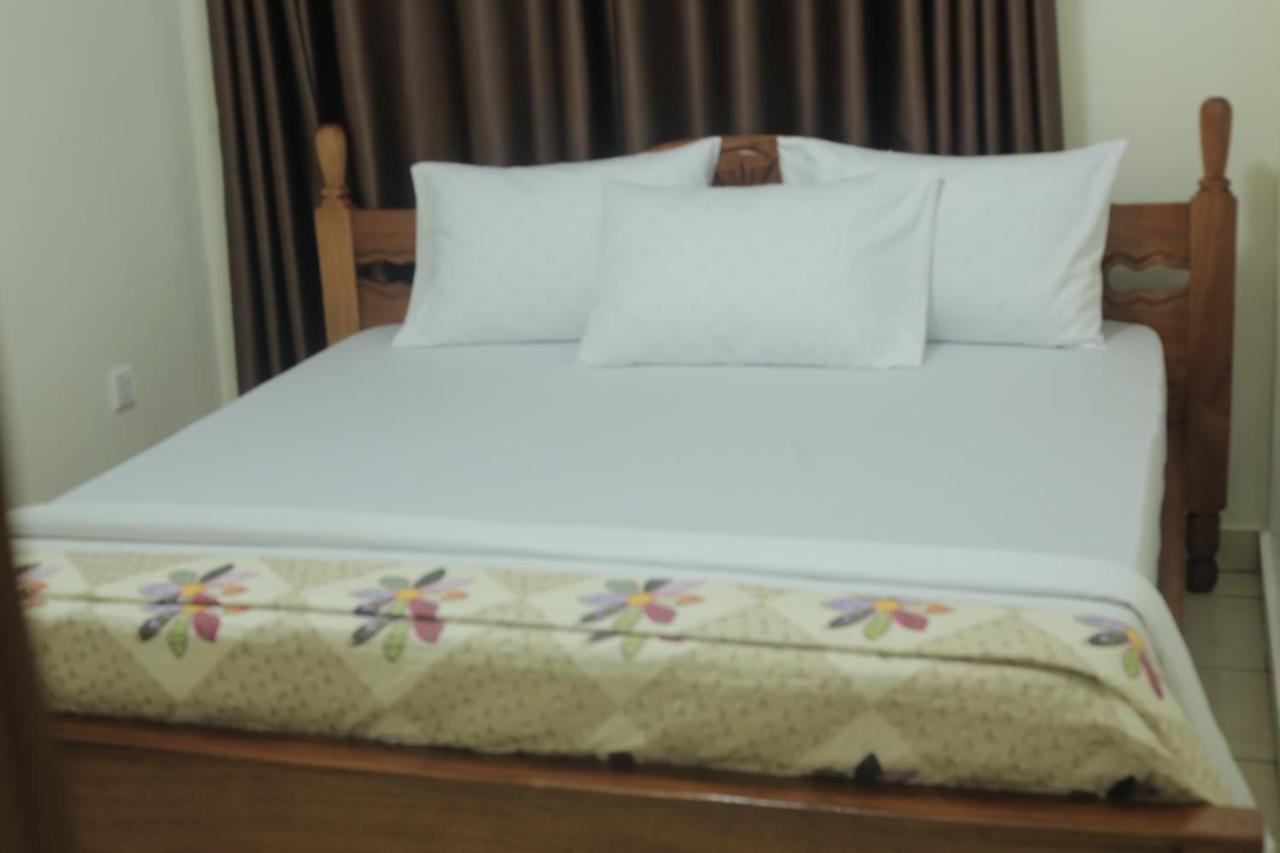 Corina K Guest House Кигали Экстерьер фото