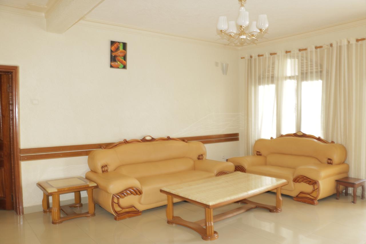 Corina K Guest House Кигали Экстерьер фото